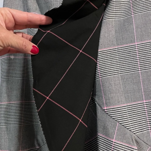 Alice + Olivia NWT Gray Asymmetrical Ruffle Skirt Size 10 - Picture 7 of 11